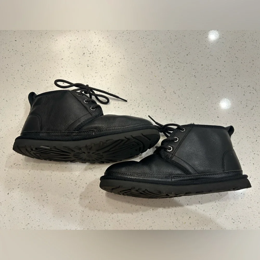 Men’s UGG Neumel Mini Boots – Size 6 (fits Women’s 7)